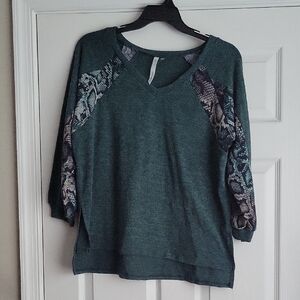 NY Collection Women's V Neck Top